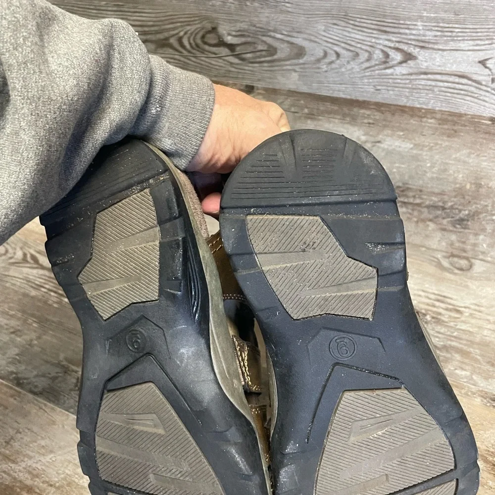 Earth Spirit Fishing Sandals Brown Men's Size 9